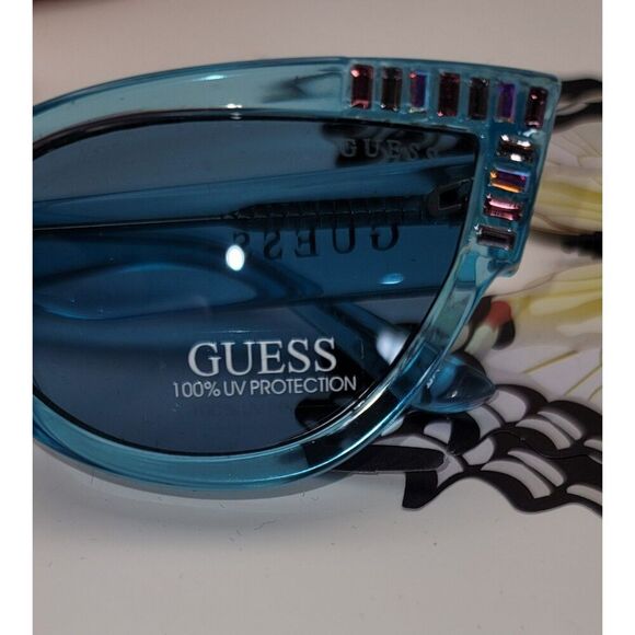 NIB - Guess Bejeweled Cat's Eye Sunnies w/ Case & Cloth - Picture 3 of 8